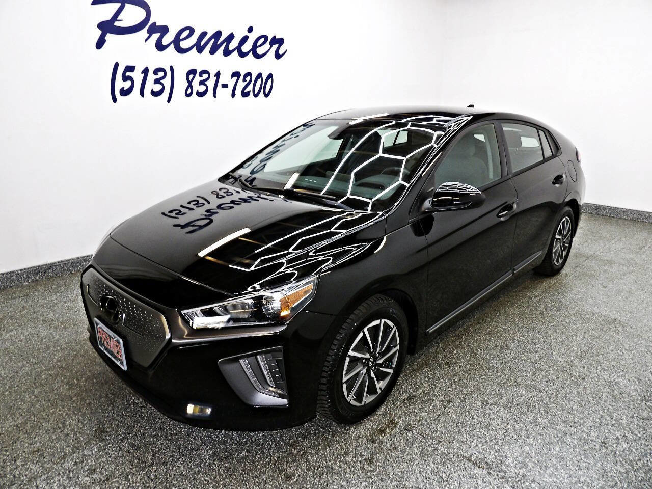 Used 2020 Hyundai Ioniq SE image 1