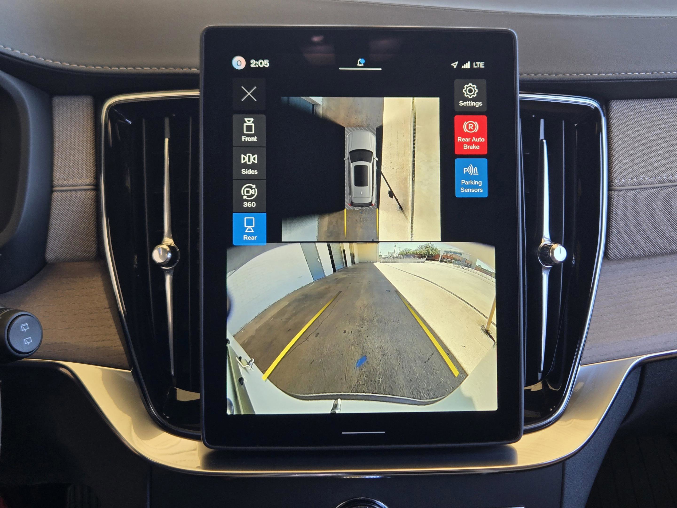 New 2026 Volvo XC90 T8 Plus w/ Protection Package Premier image 21