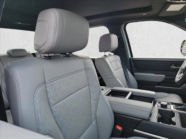 Used 2025 Toyota Tundra Limited AWD/4WD image 15