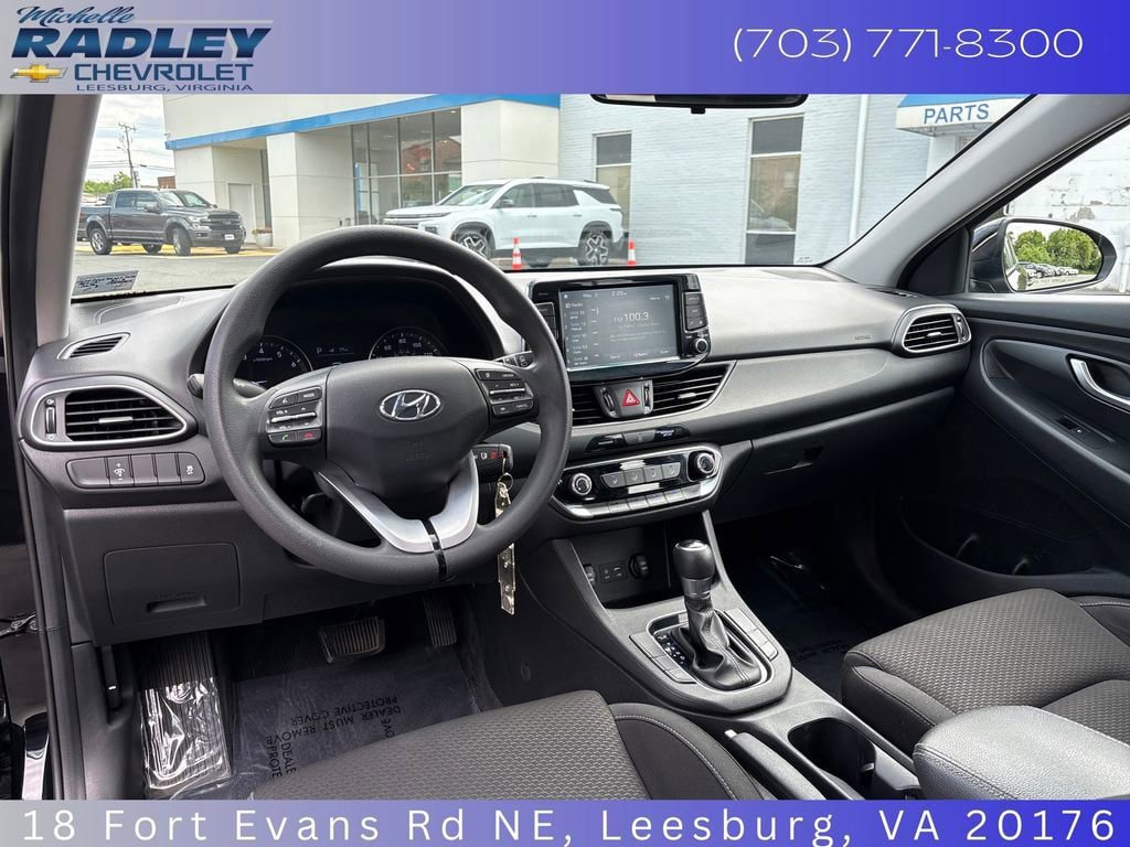 Used 2019 Hyundai Elantra GT FWD image 16