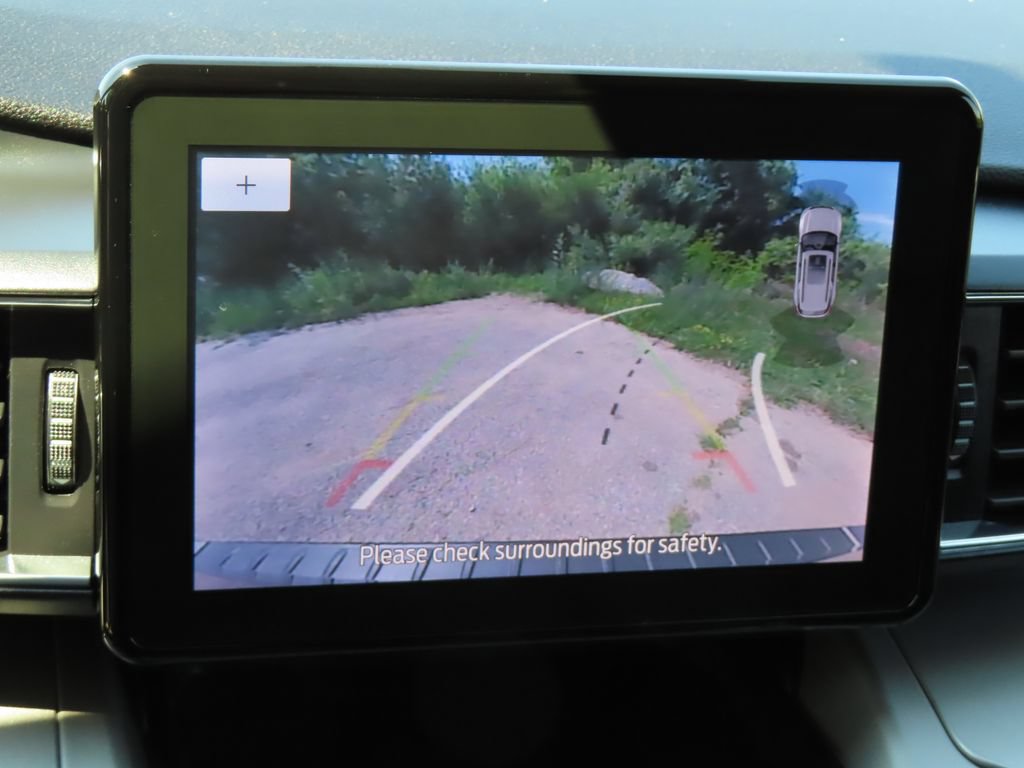 Used 2024 Ford Explorer XLT w/ Equipment Group 202A AWD/4WD image 6