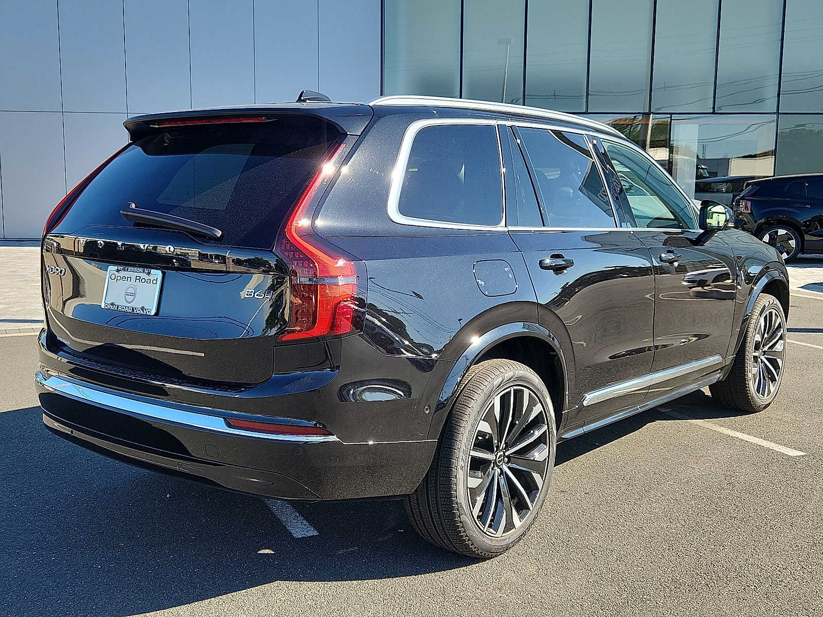 Used 2026 Volvo XC90 B6 Ultra w/ Protection Package AWD/4WD image 6