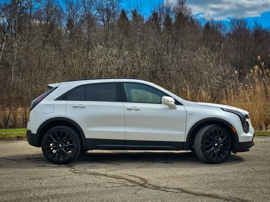 Used 2023 Cadillac XT4 Sport image 2