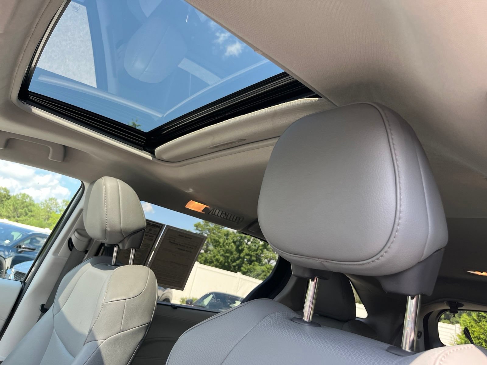 Used 2021 Toyota Sienna XLE FWD image 36