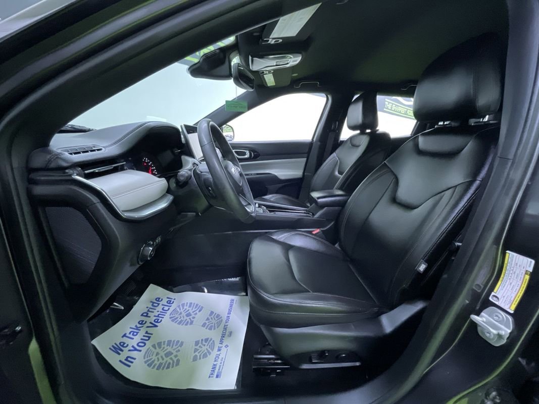 Used 2024 Jeep Compass Limited image 18