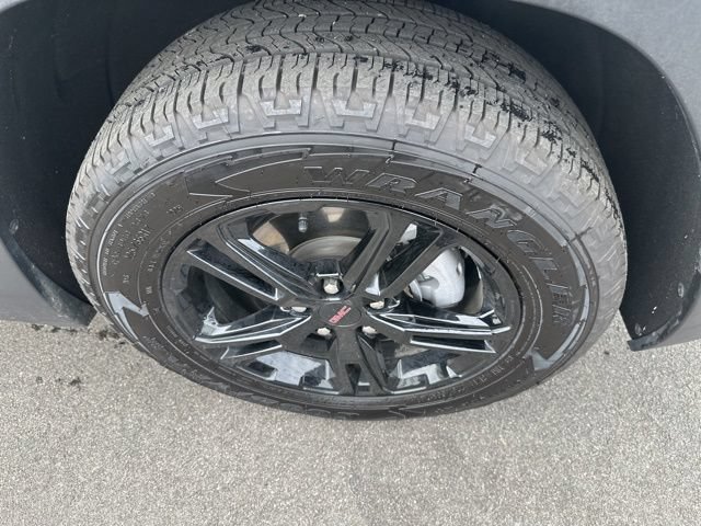 Used 2024 GMC Terrain AT4 w/ Infotainment Package II AWD/4WD image 9