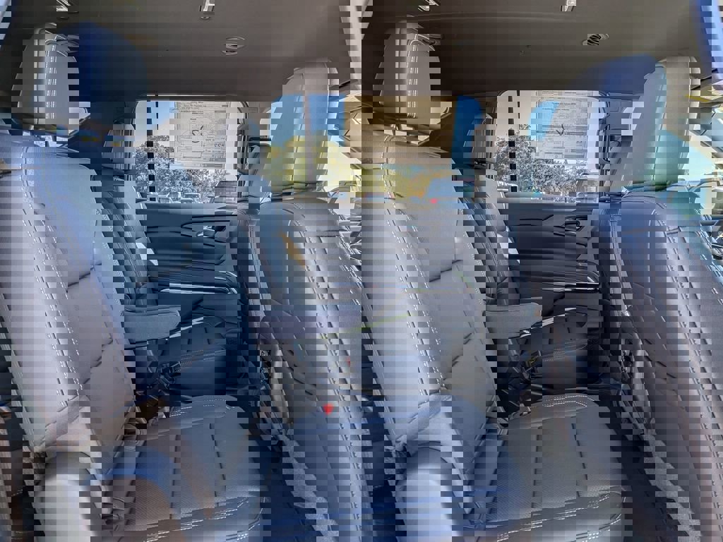 New 2026 Chevrolet Traverse LT w/ Driver Confidence Package image 32