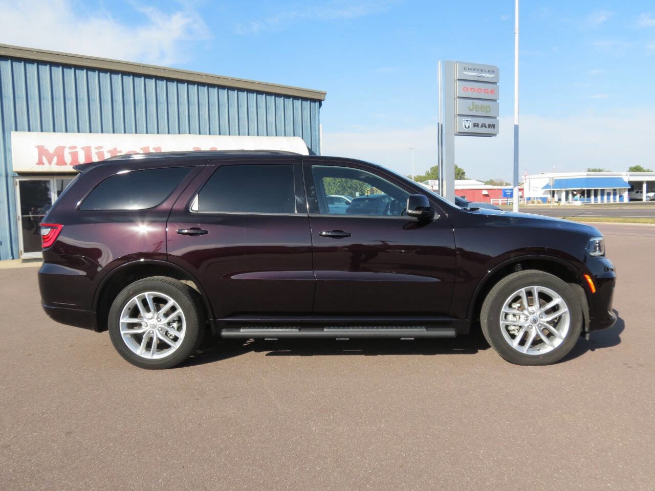 Used 2024 Dodge Durango GT image 1