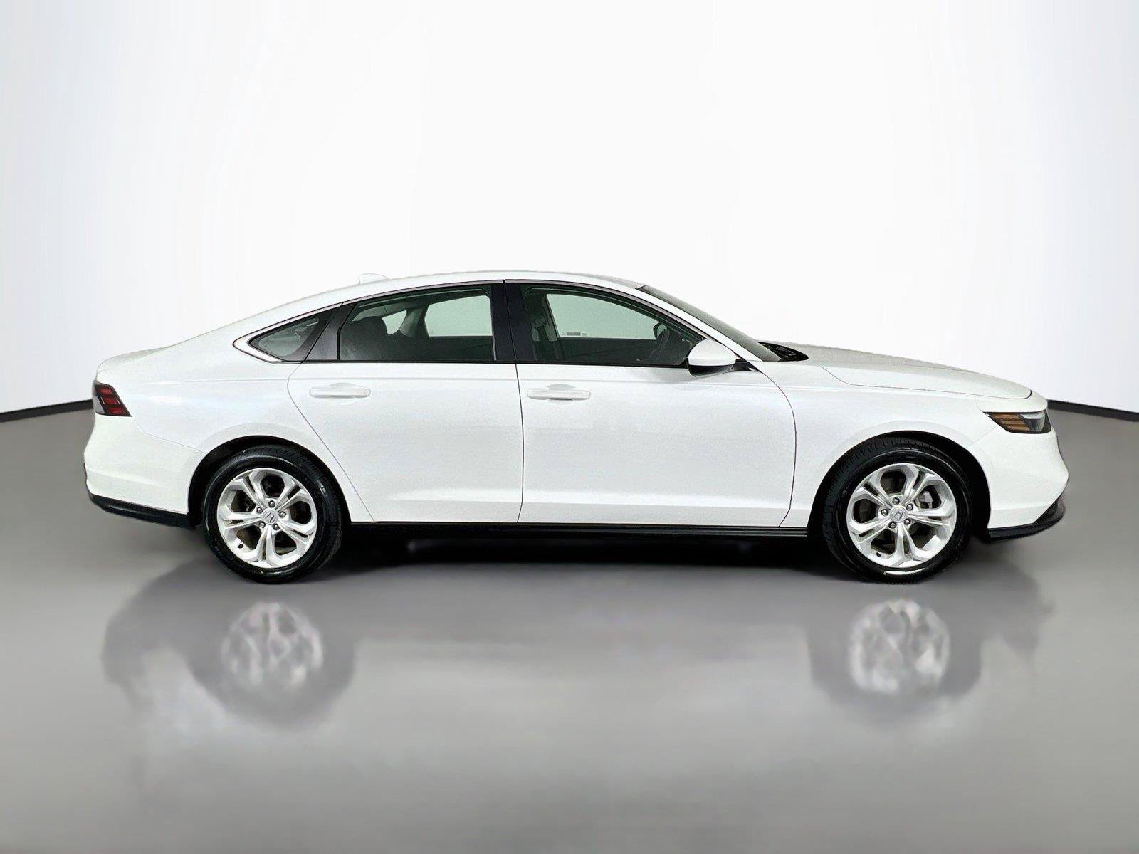 Used 2023 Honda Accord LX image 7