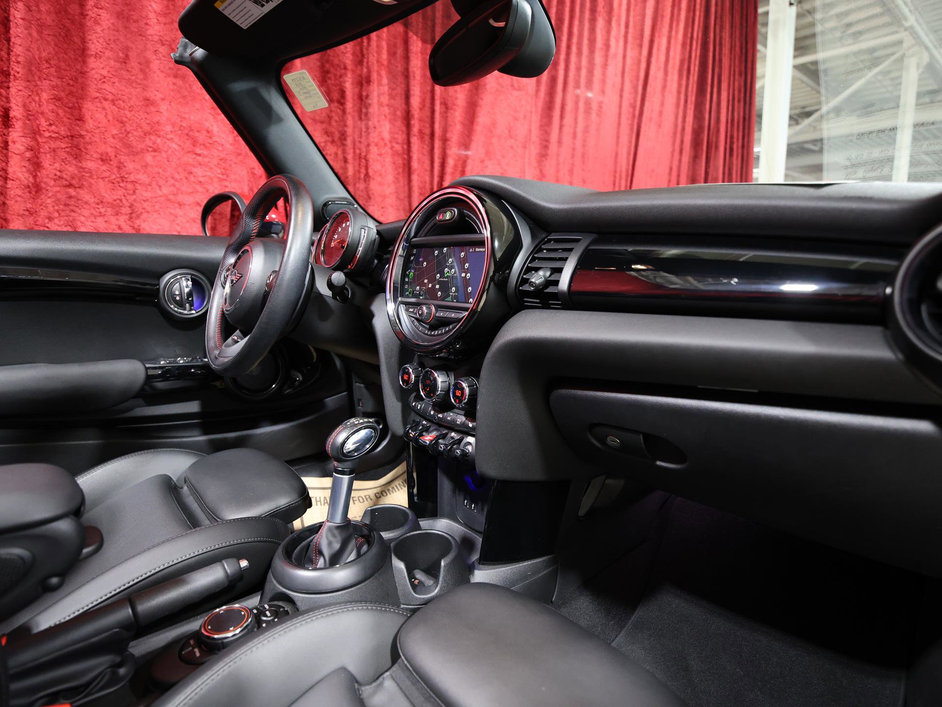 Used 2019 MINI Cooper S w/ Premium Package image 23
