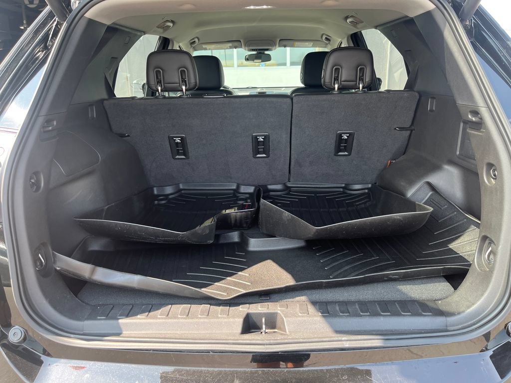 Used 2018 Chevrolet Equinox Premier FWD image 26