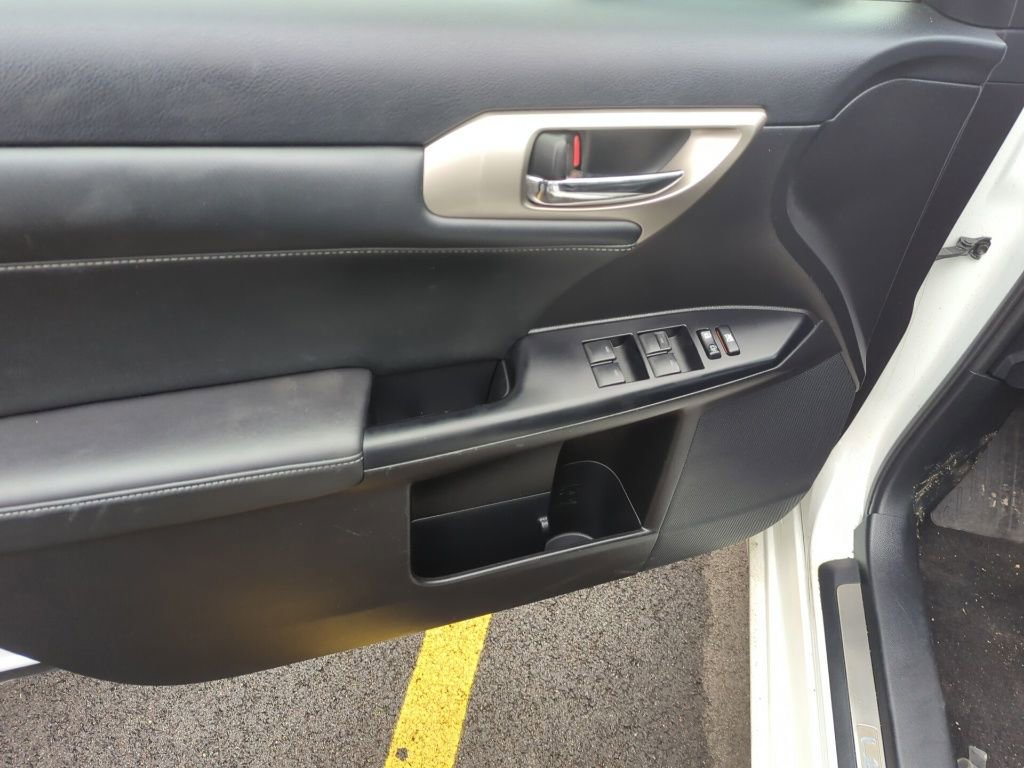 Used 2014 Lexus CT 200h 200h image 8