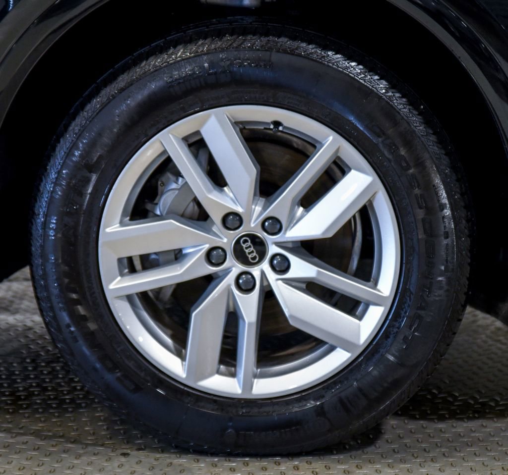 Used 2023 Audi Q5 2.0T Premium w/ Convenience Package image 15