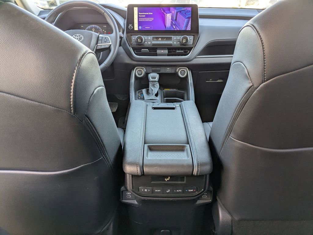 Used 2025 Toyota Grand Highlander AWD image 31