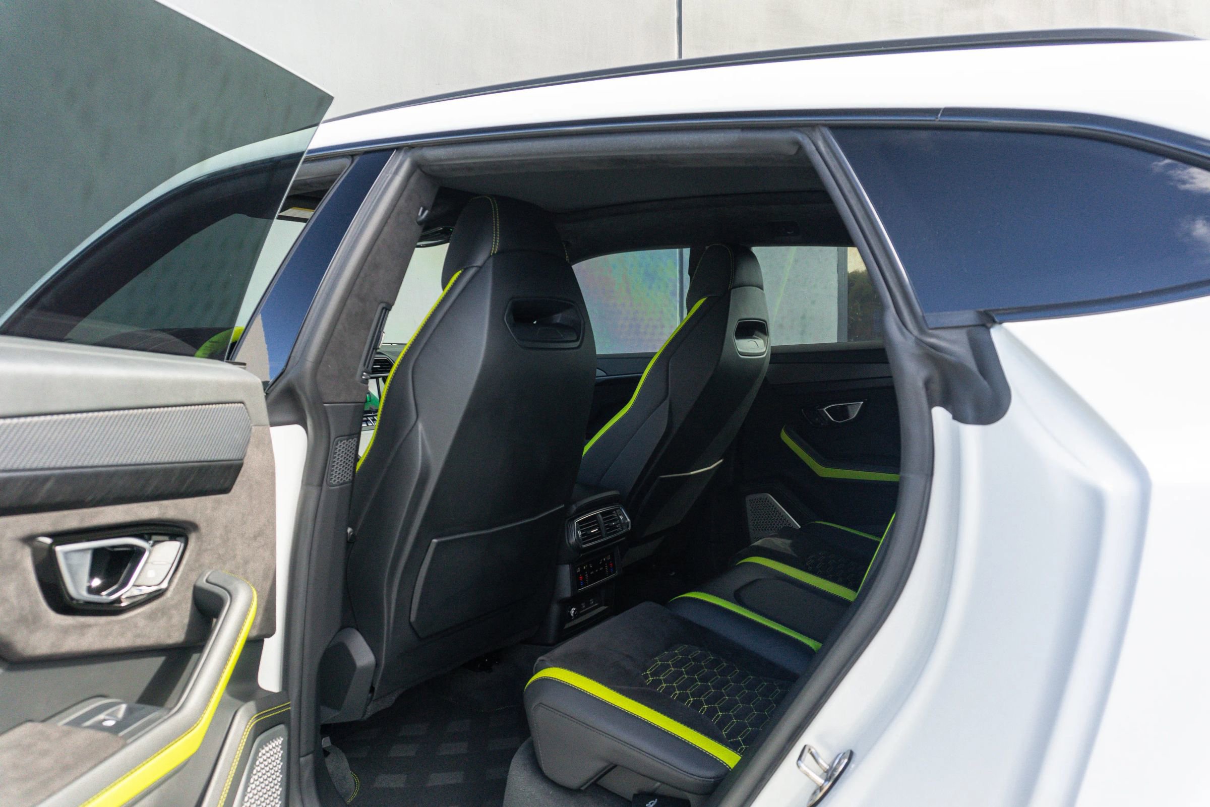 Used 2022 Lamborghini Urus image 73