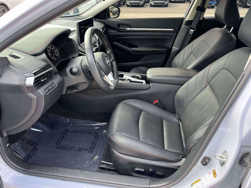 Used 2024 Nissan Altima 2.5 SR w/ SR Premium Package FWD image 14