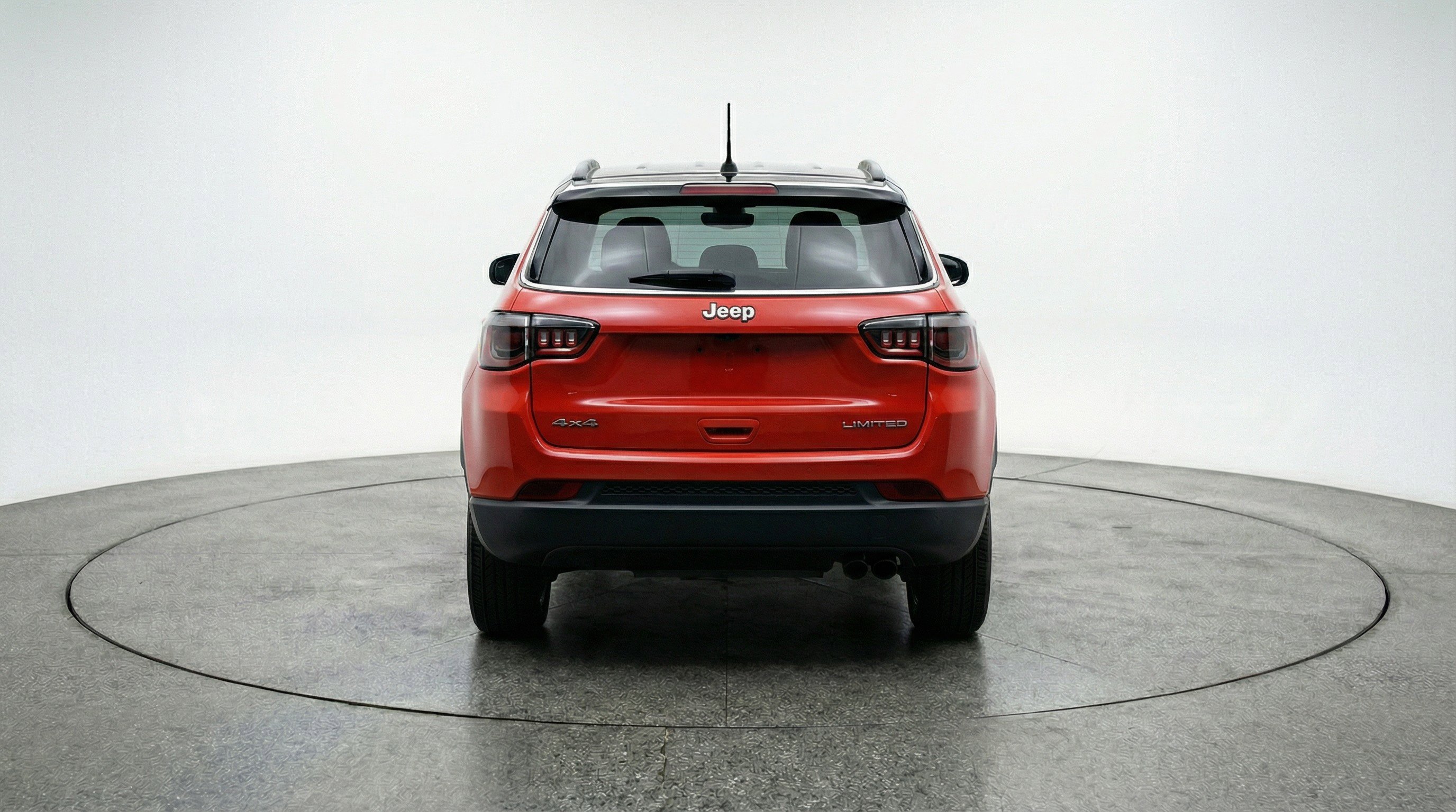 Used 2025 Jeep Compass Trailhawk AWD/4WD image 7