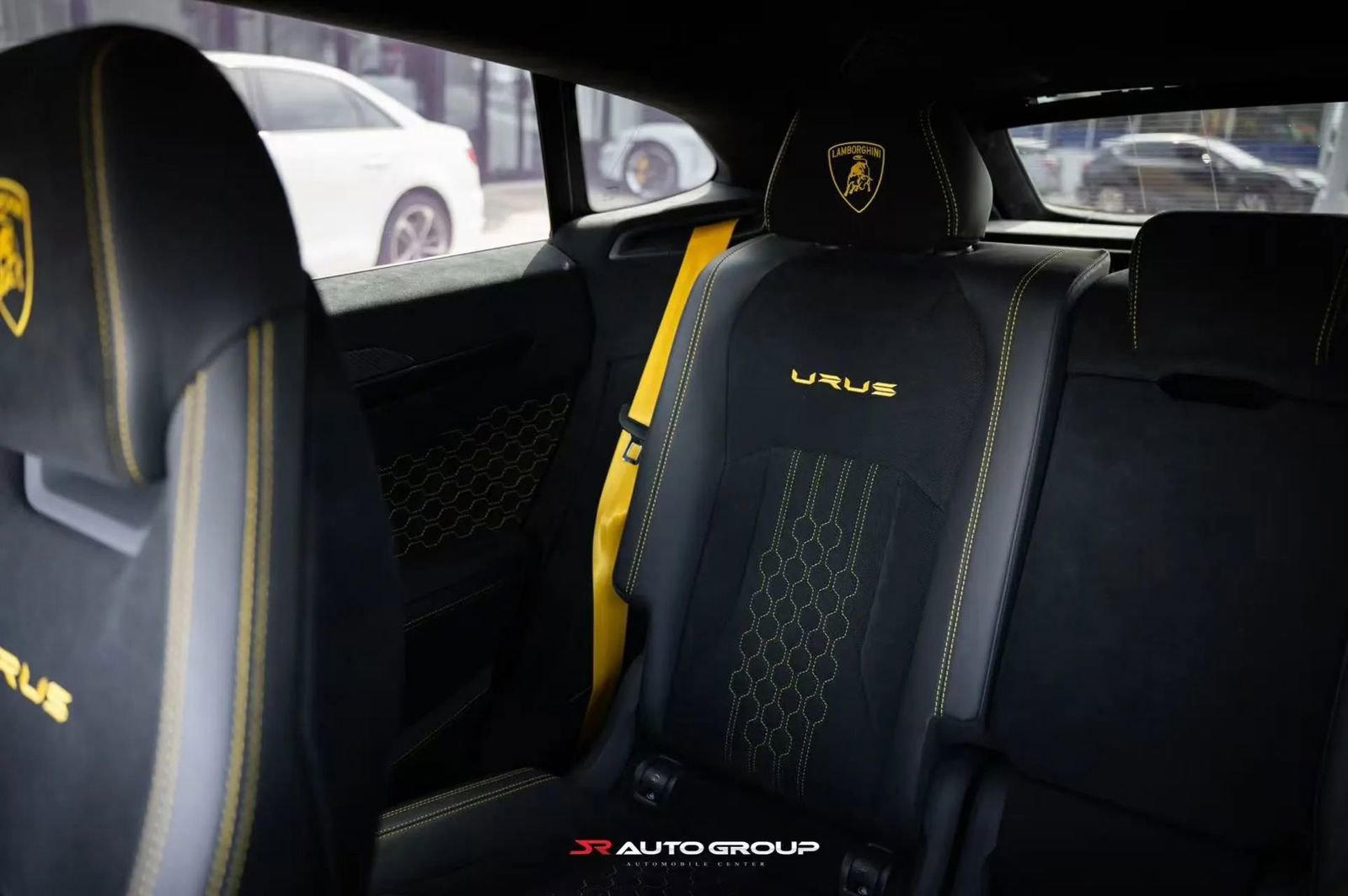 Used 2023 Lamborghini Urus Performante AWD/4WD image 33