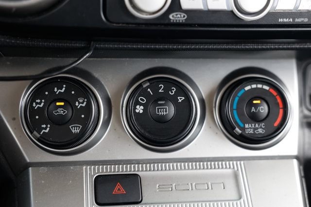Used 2011 Scion xB FWD image 32