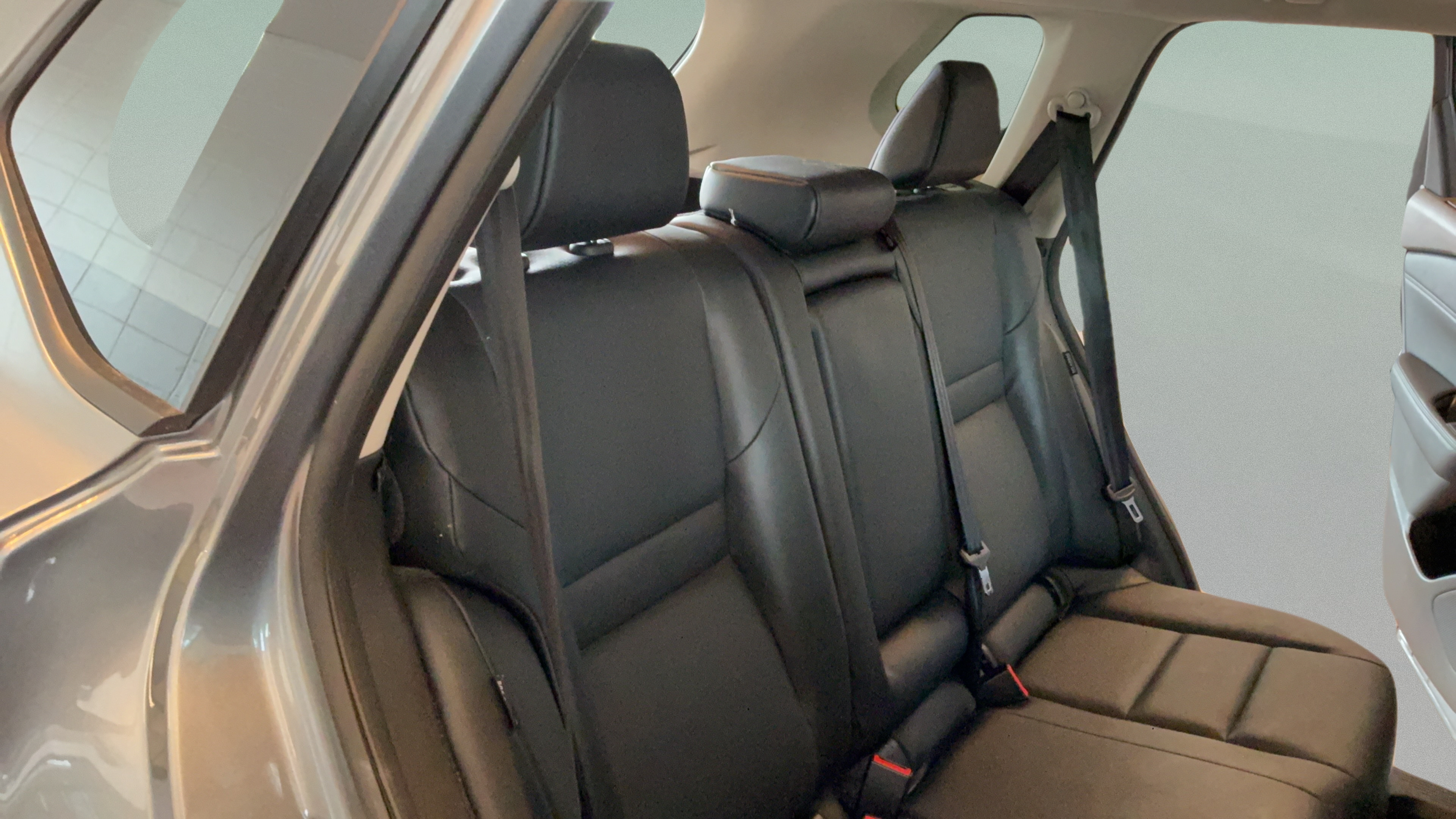 Used 2023 Nissan Rogue SV w/ SV Premium B Package FWD image 32