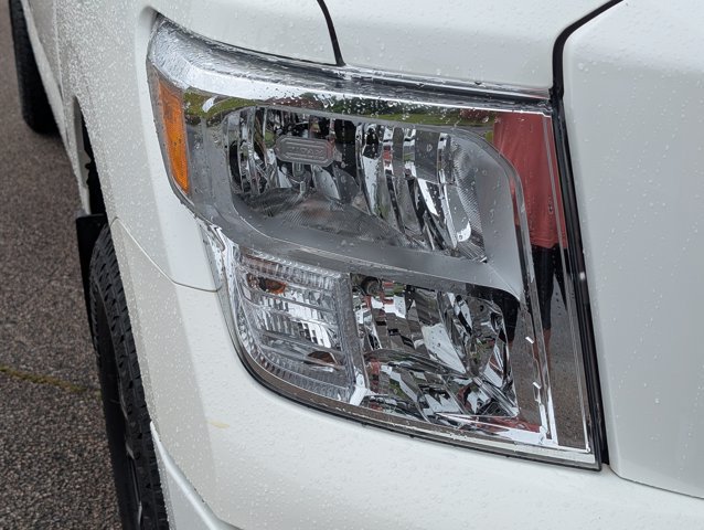 Used 2024 Nissan Titan SV w/ SV Convenience Package AWD/4WD image 9