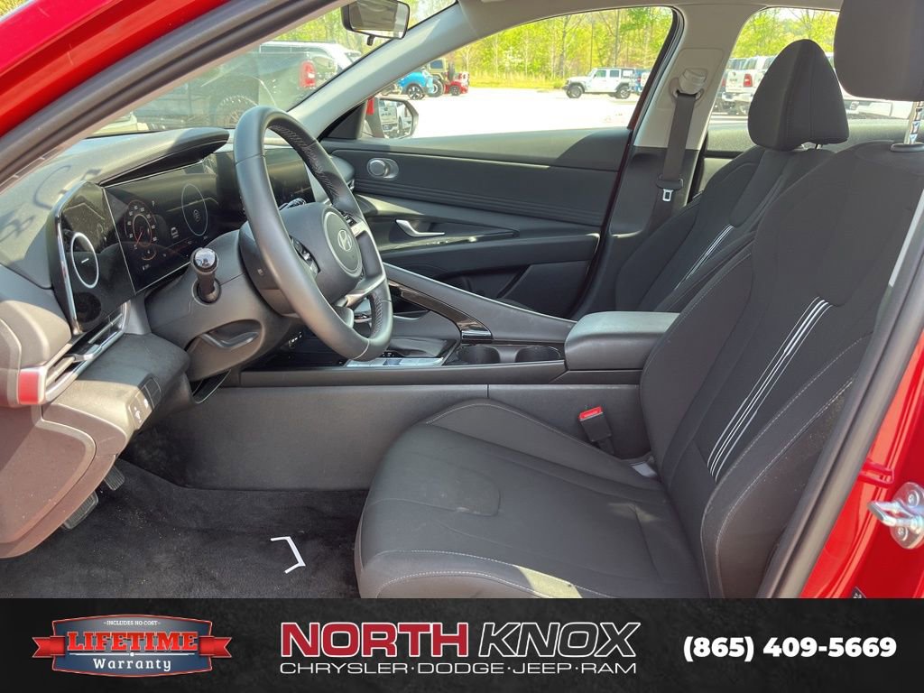Used 2025 Hyundai Elantra SEL image 5