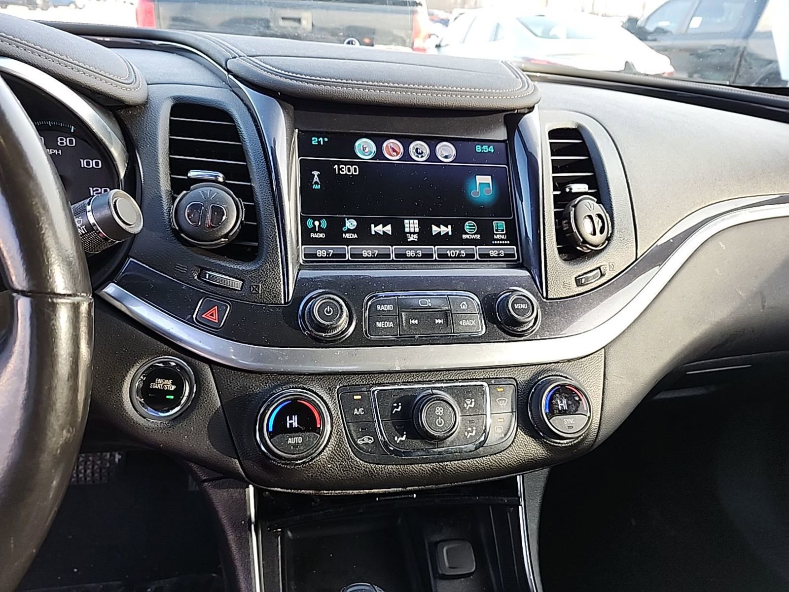 Used 2018 Chevrolet Impala LT image 10