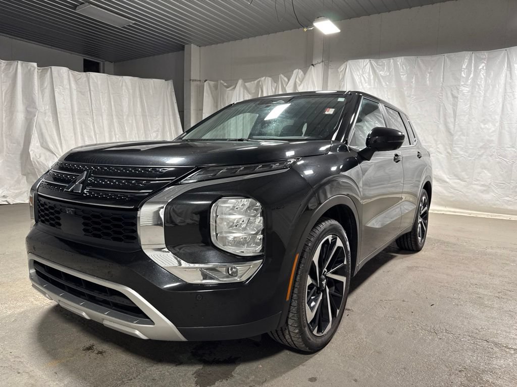 Used 2024 Mitsubishi Outlander SE FWD video 3