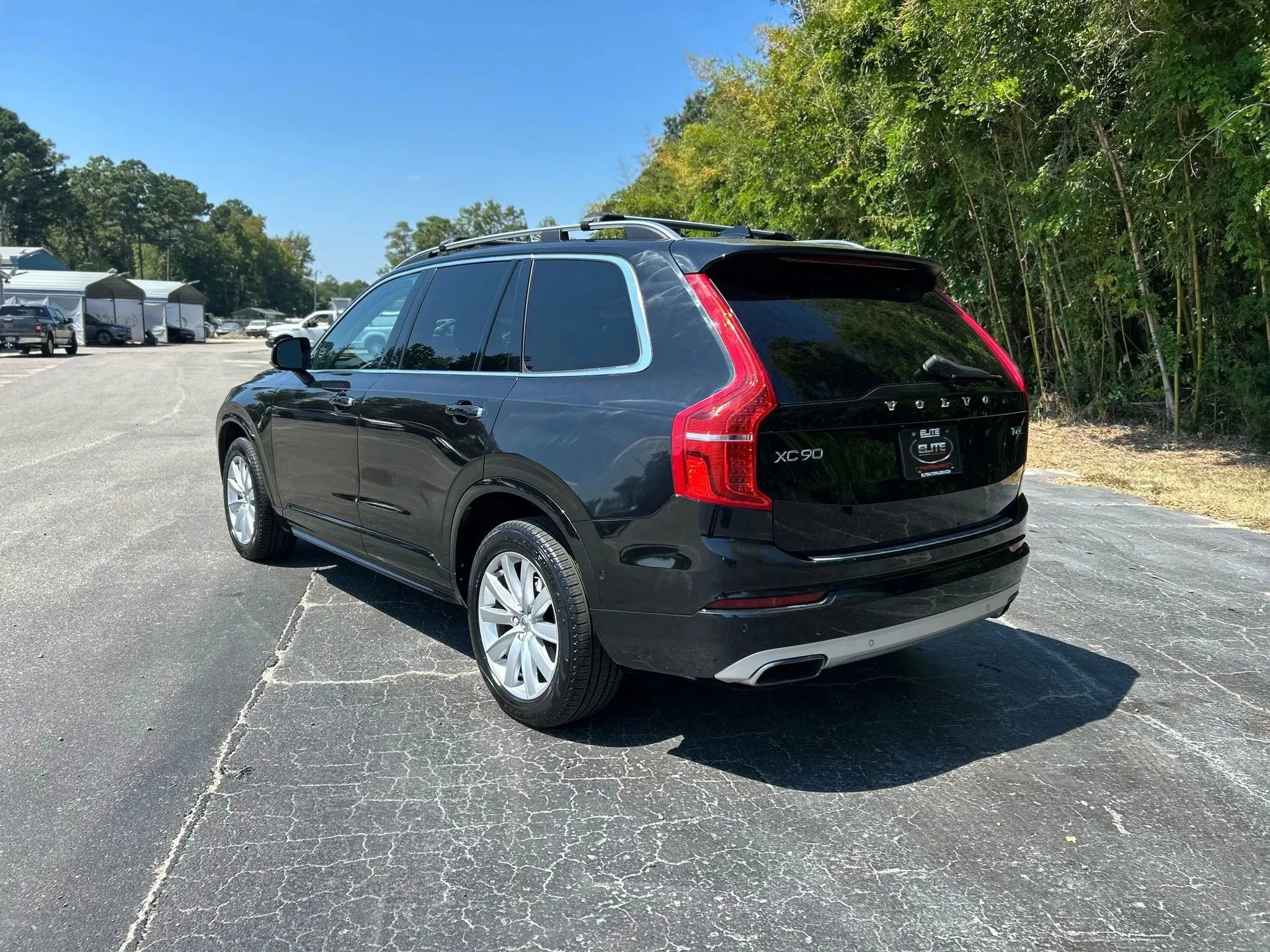 Used 2016 Volvo XC90 T6 Momentum w/ Momentum Plus Package AWD/4WD image 9