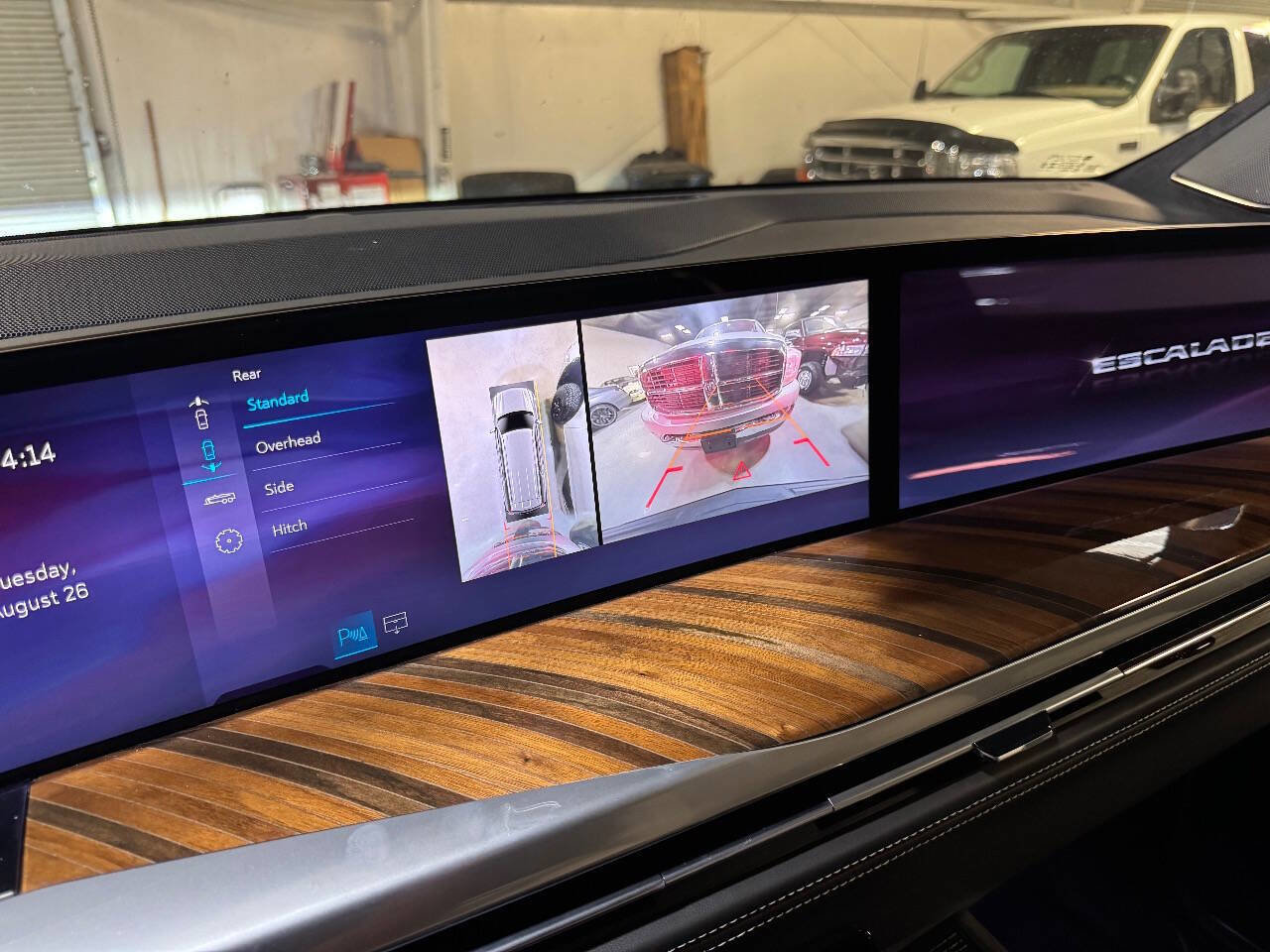 Used 2025 Cadillac Escalade ESV Sport Platinum w/ LPO, ONYX Package image 14