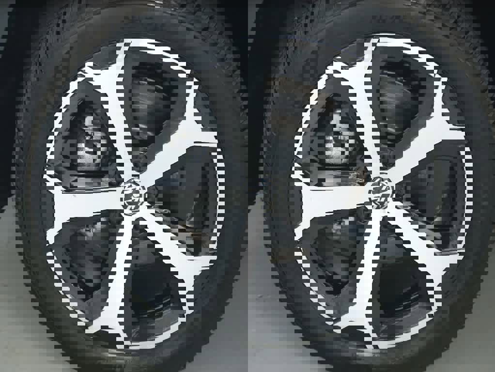 Certified 2025 Volkswagen Taos SEL image 38