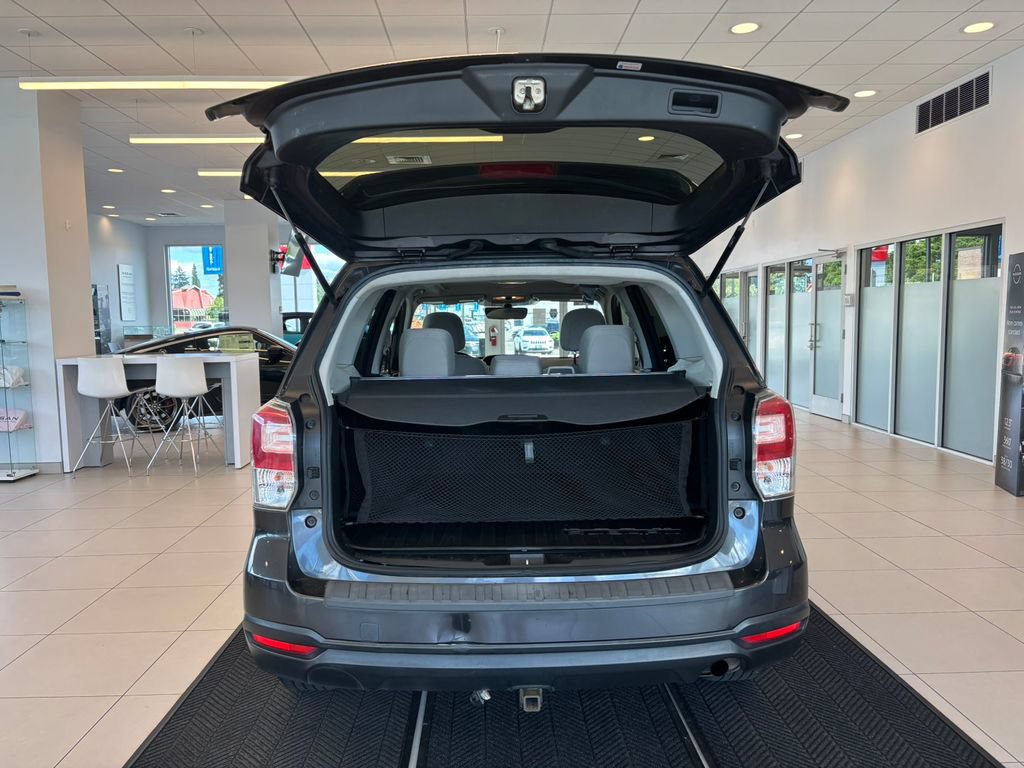 Used 2017 Subaru Forester 2.5i Premium w/ Popular Package #2A AWD/4WD image 9