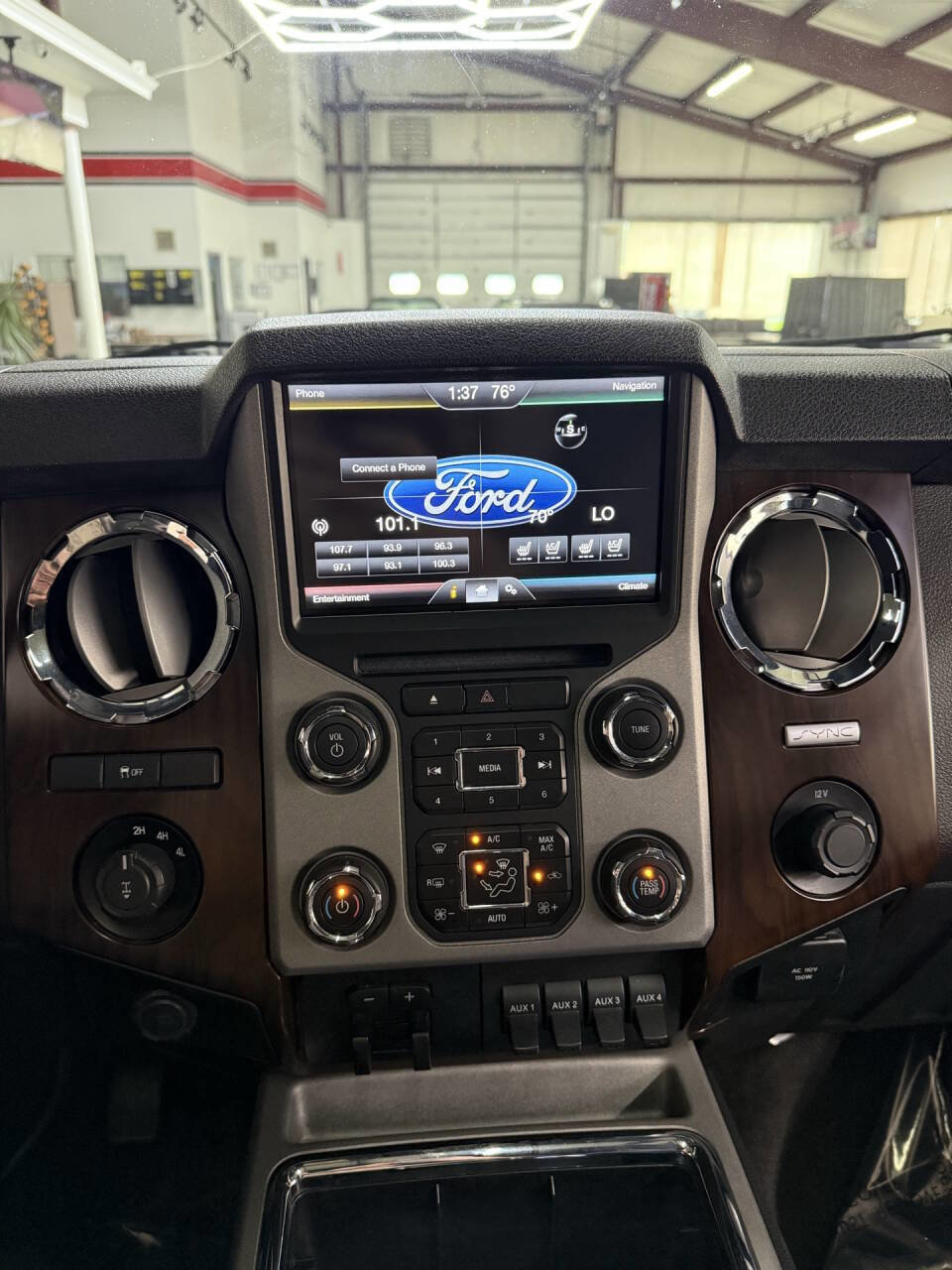 Used 2016 Ford F250 Lariat w/ Lariat Ultimate Package image 25