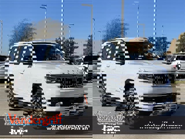 Used 2024 Jeep Wagoneer L Series II w/ Flexible Seating Group image 1