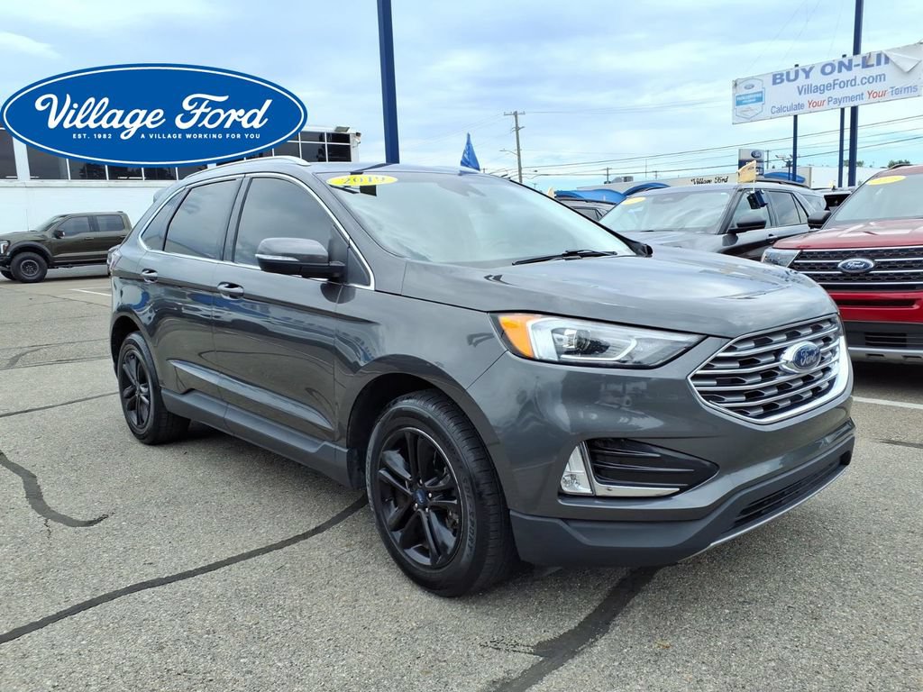 Used 2019 Ford Edge SEL w/ Equipment Group 201A FWD image 4