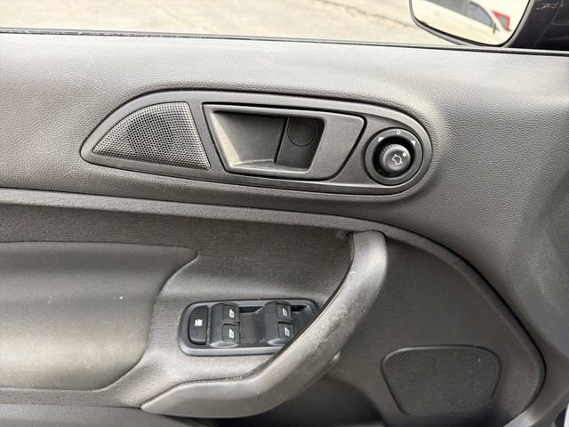 Used 2018 Ford Fiesta SE image 14