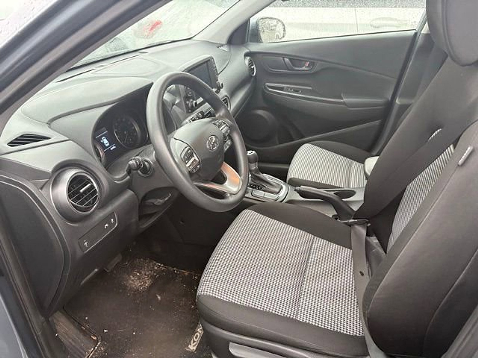 Used 2021 Hyundai Kona SE w/ Cargo Package image 11