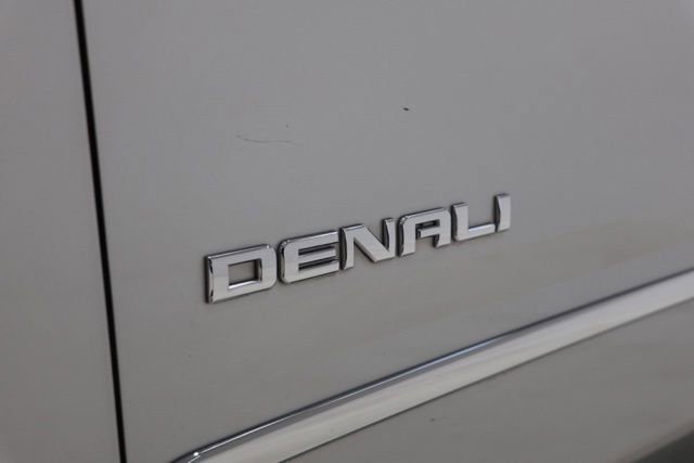 Used 2016 GMC Yukon Denali w/ Open Road Package AWD/4WD image 13