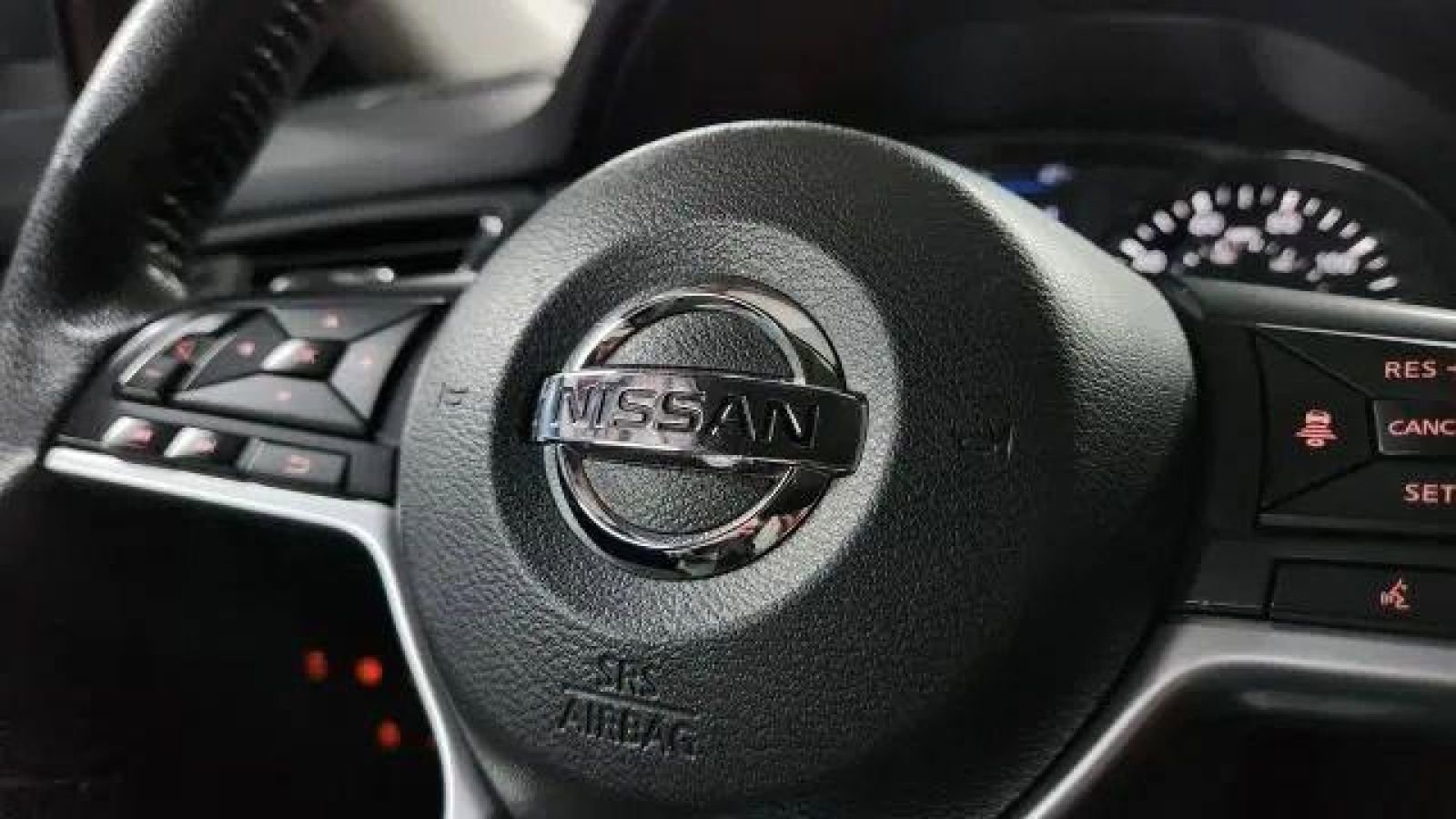 Used 2019 Nissan Rogue SL image 28