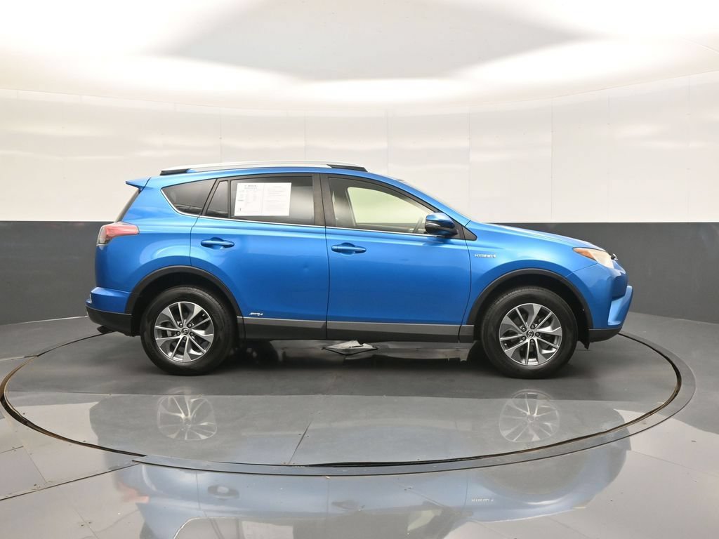 Certified 2016 Toyota RAV4 XLE AWD/4WD image 8