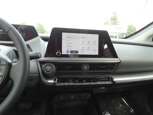 New 2026 Toyota Prius LE FWD image 17