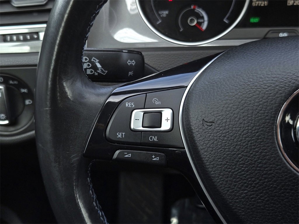 Used 2016 Volkswagen e-Golf SEL Premium w/ Driver Assistance Package image 22