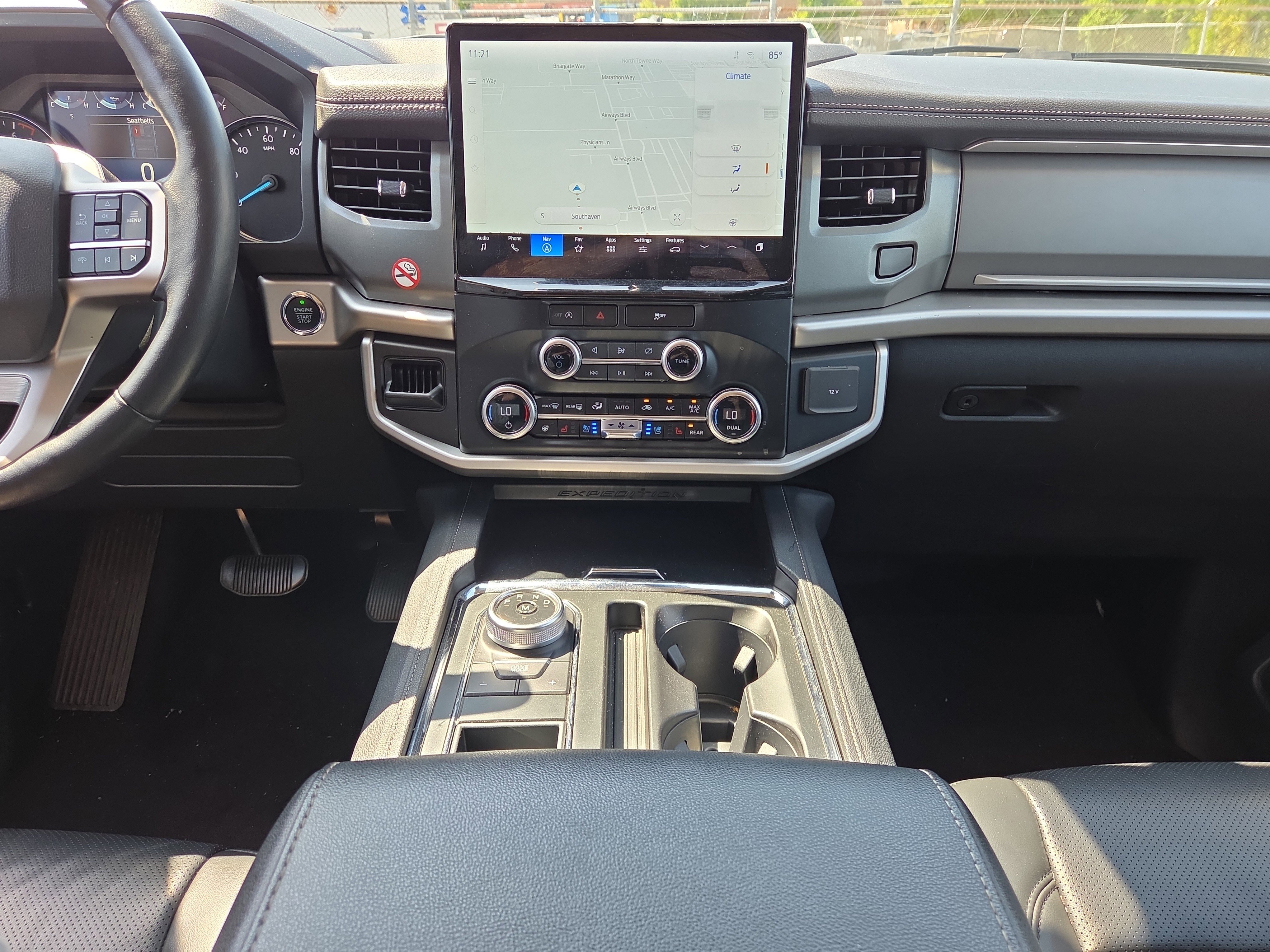 Used 2024 Ford Expedition XLT image 24