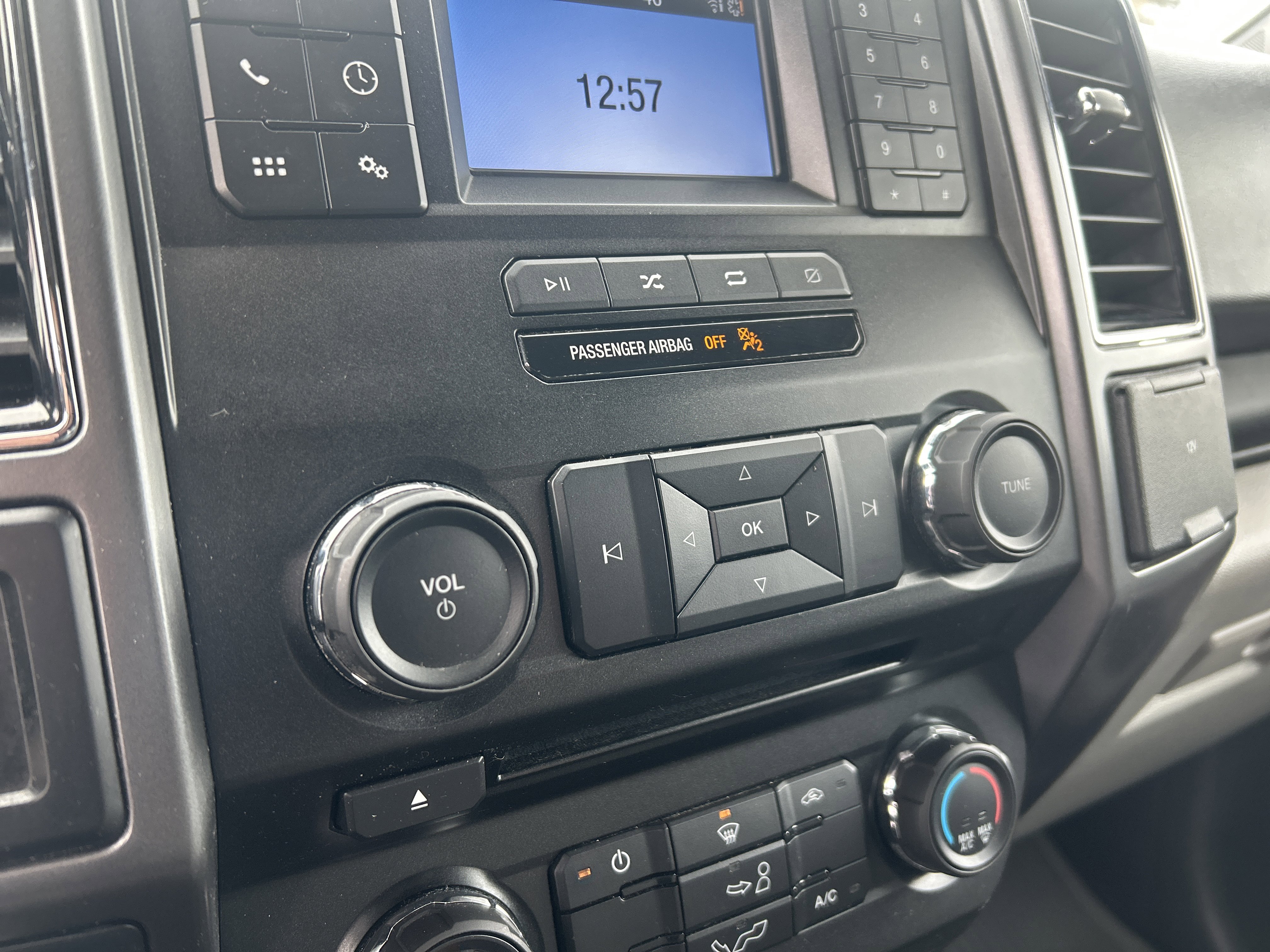 Used 2018 Ford F150 XLT w/ Trailer Tow Package image 19