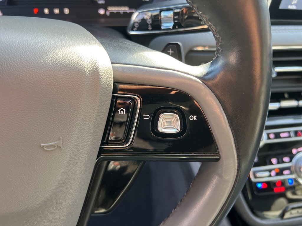 Used 2020 Lincoln Corsair Standard w/ Premium Package image 17