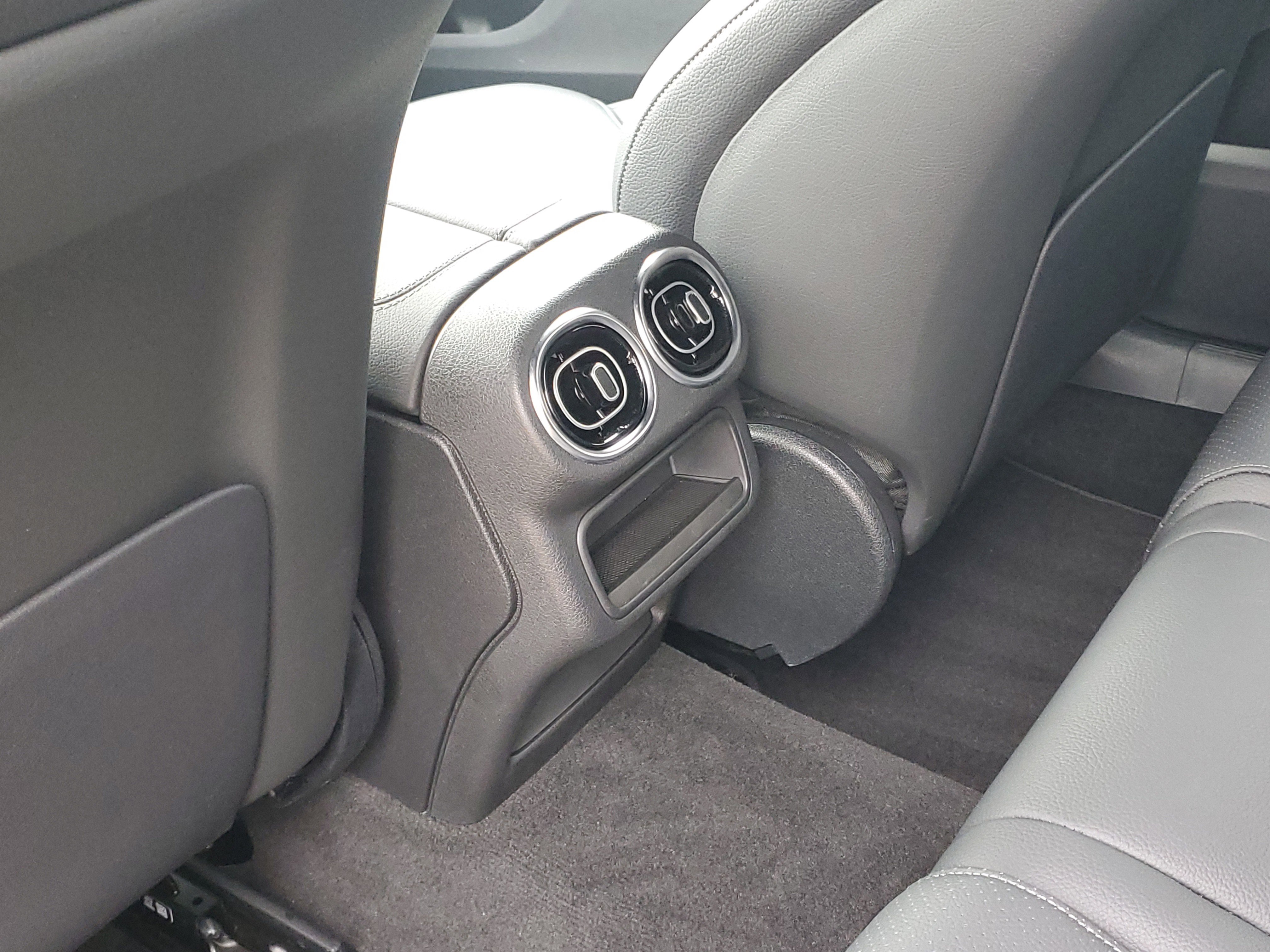 Used 2025 Mercedes-Benz GLC 350e 4MATIC image 24