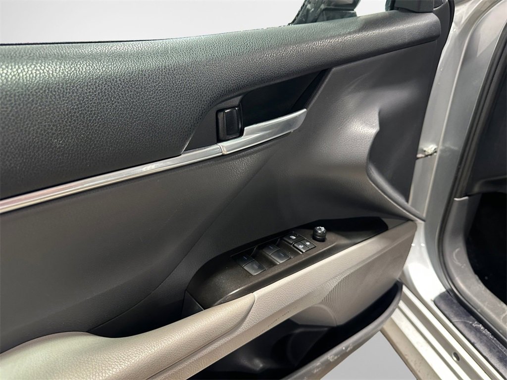 Used 2023 Toyota Camry LE image 14