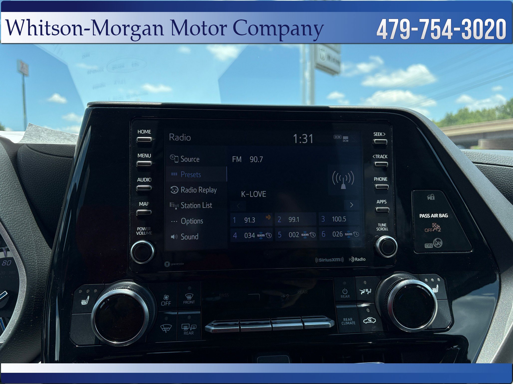 Used 2022 Toyota Highlander XLE AWD/4WD image 29