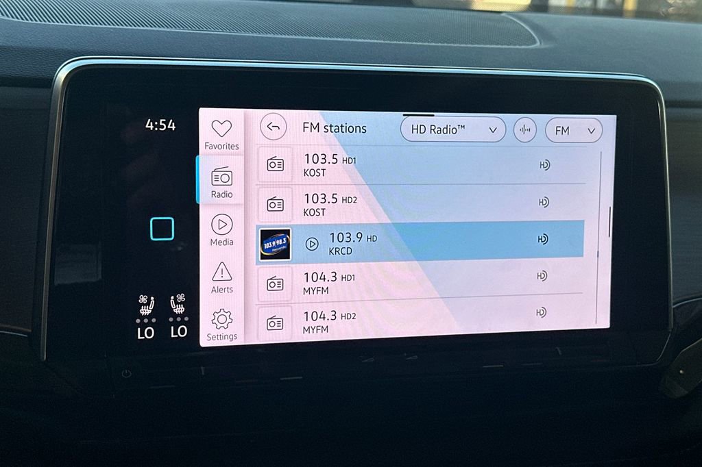 Used 2024 Volkswagen Atlas Cross Sport SE image 21