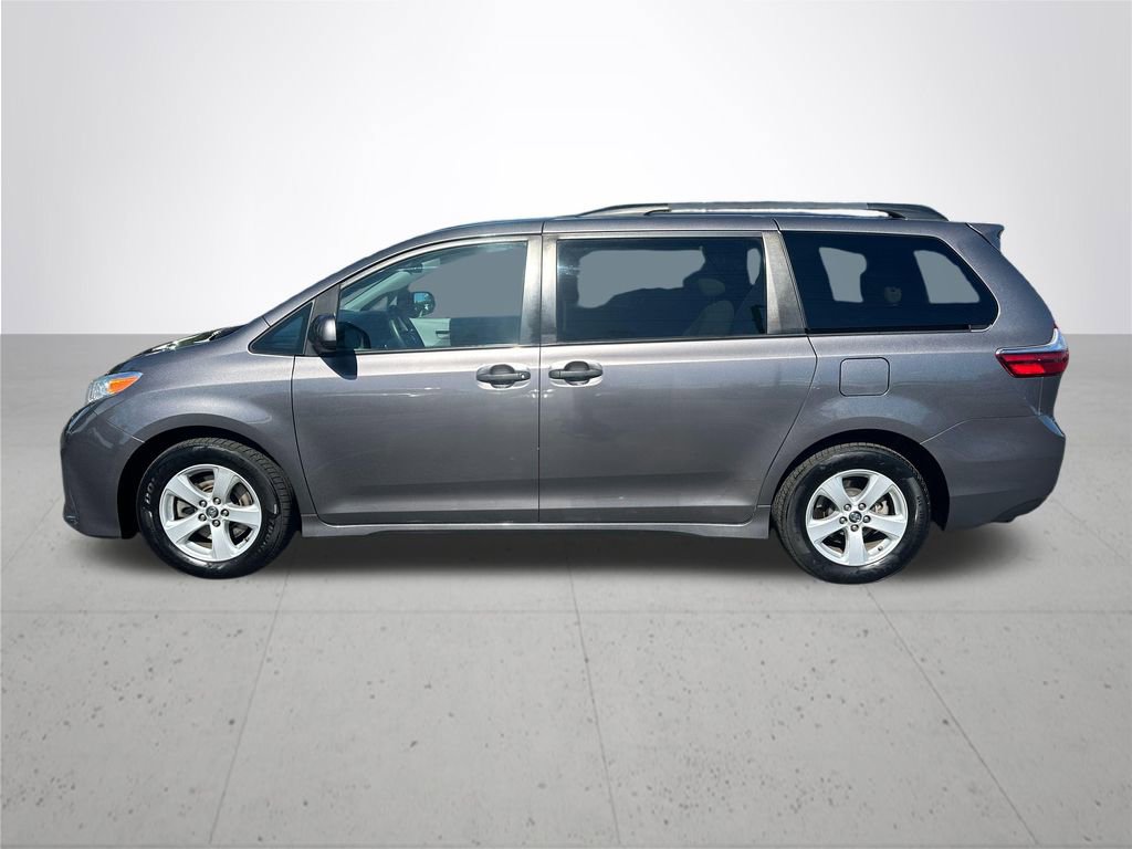 Used 2020 Toyota Sienna L FWD image 10
